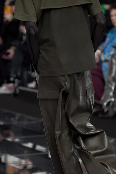 Look 29
